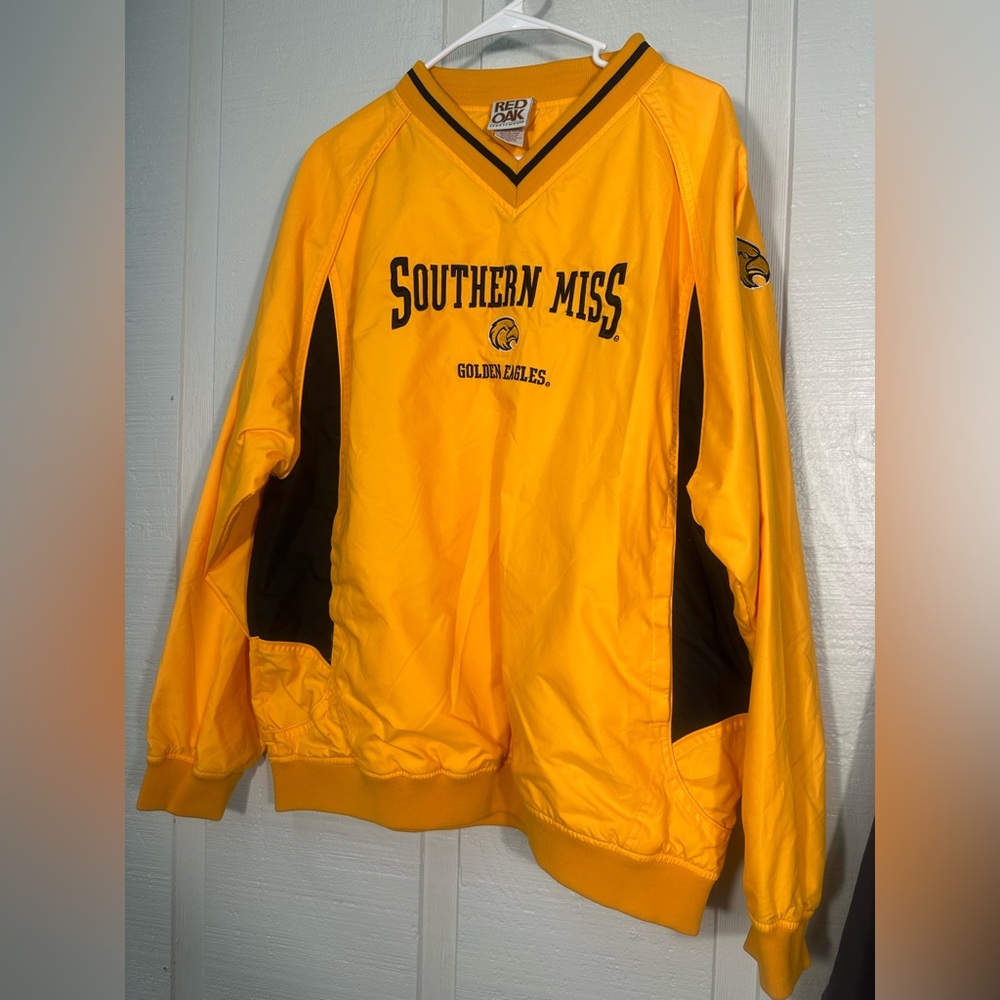 Red Oak Sportswear Hold and Black Southern Mississippi Pullover Size Large EUC